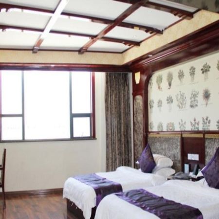 Lhasa Yutuo International Hotel Bagian luar foto